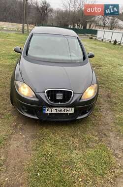 Хетчбек SEAT Toledo 2004 в Отинії