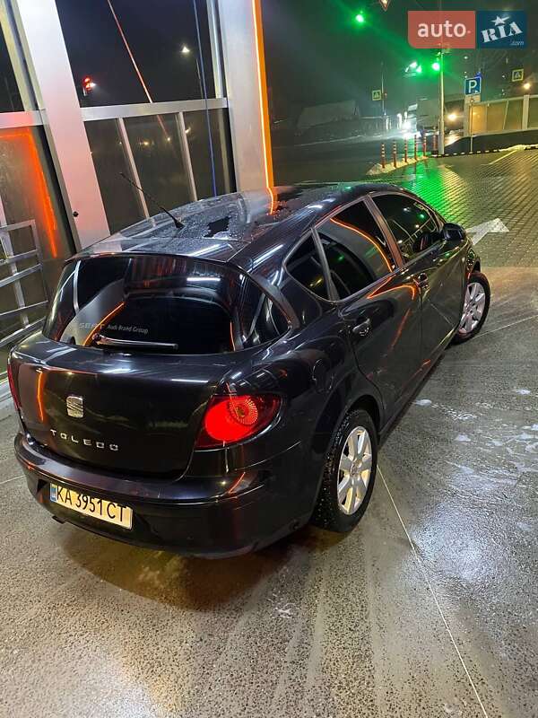 Хэтчбек SEAT Toledo 2008 в Киеве