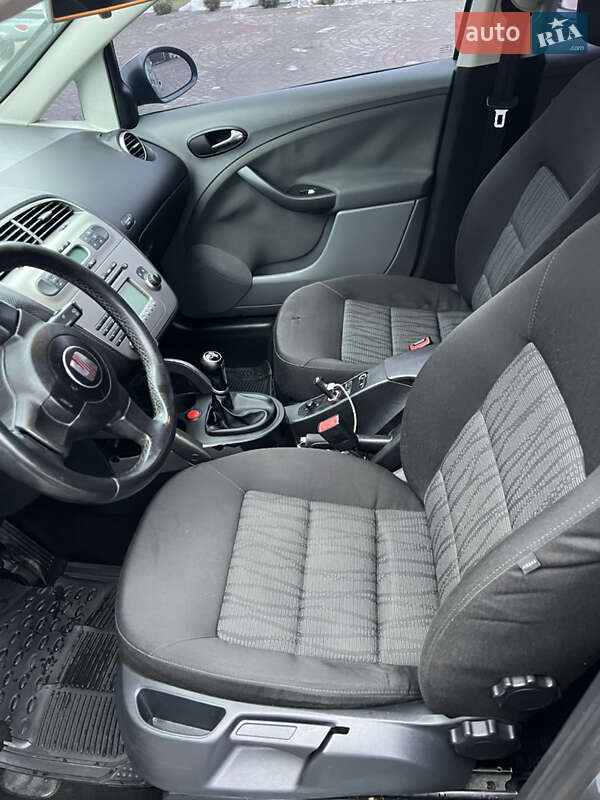 Хэтчбек SEAT Toledo 2005 в Шептицькому
