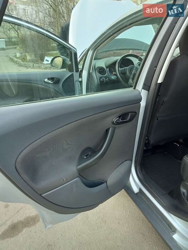 Хэтчбек SEAT Toledo 2008 в Киеве