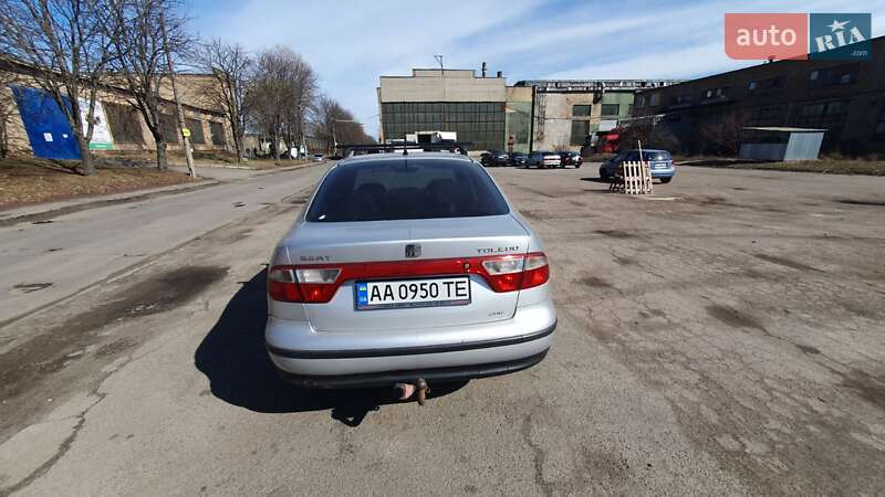 Седан SEAT Toledo 2003 в Киеве