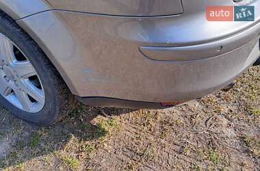 Хэтчбек SEAT Toledo 2006 в 