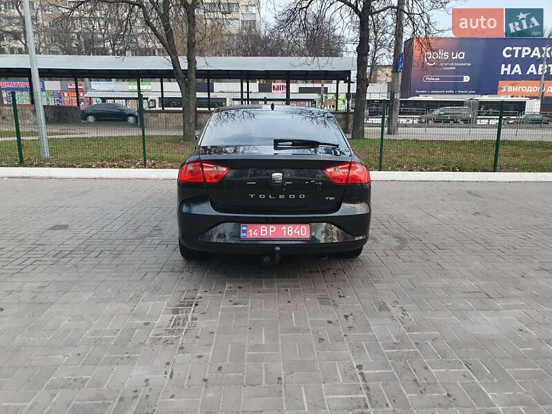 Лифтбек SEAT Toledo 2013 в Киеве