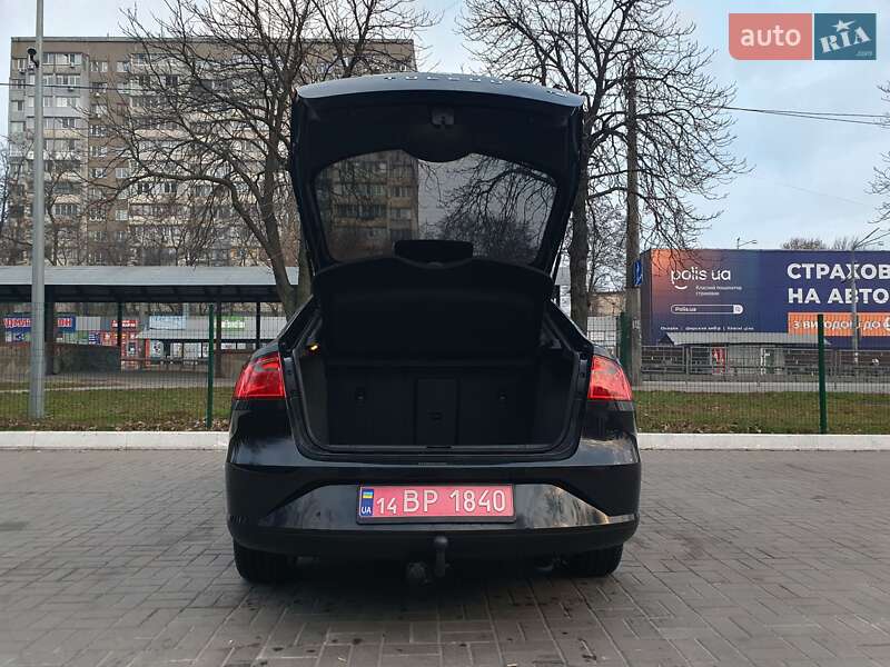 Лифтбек SEAT Toledo 2013 в Киеве