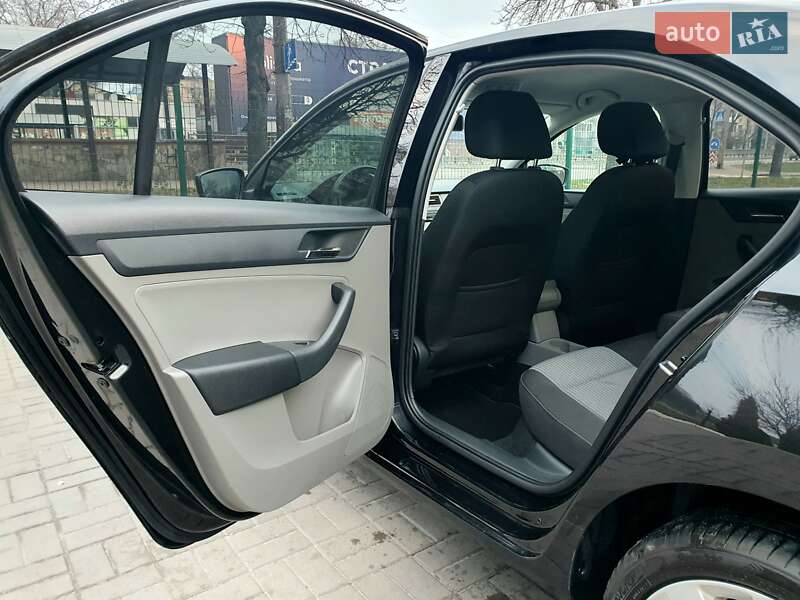 Лифтбек SEAT Toledo 2013 в Киеве