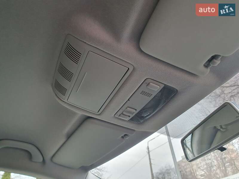 Лифтбек SEAT Toledo 2013 в Киеве