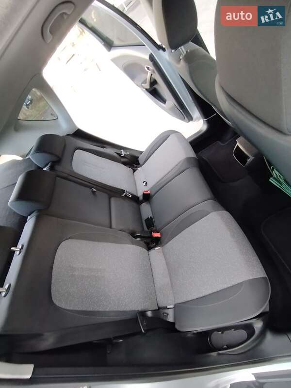 Хэтчбек SEAT Toledo 2008 в Каневе