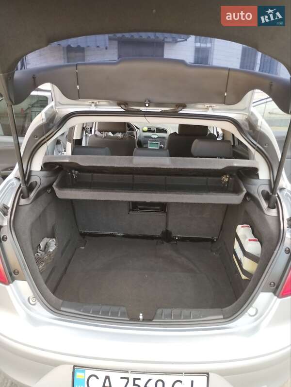 Хэтчбек SEAT Toledo 2008 в Каневе