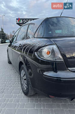 Хэтчбек SEAT Toledo 2006 в 