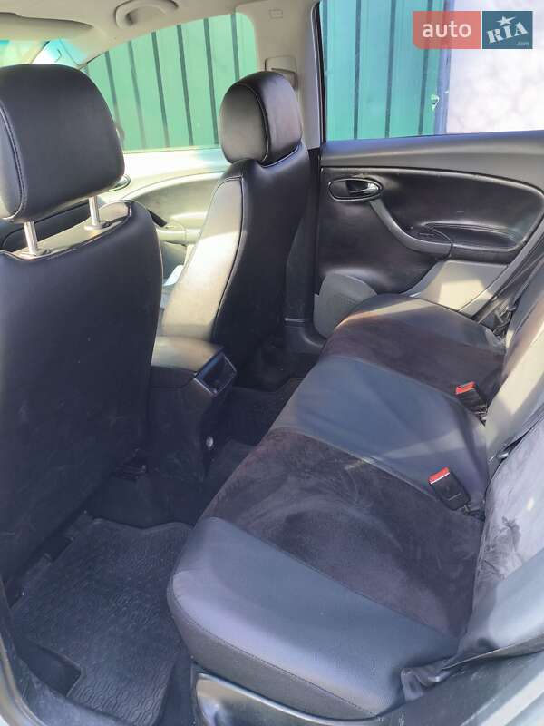 Хэтчбек SEAT Toledo 2006 в Буче