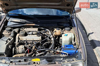 Седан SEAT Toledo 1993 в 