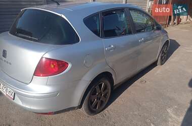 Хэтчбек SEAT Toledo 2005 в 