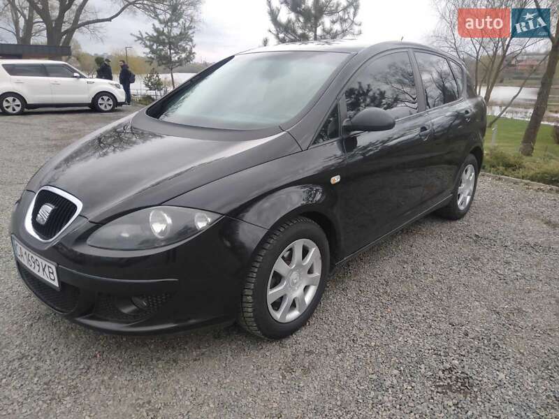 Хэтчбек SEAT Toledo 2006 в 