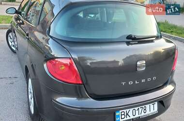 Хэтчбек SEAT Toledo 2005 в 