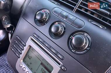 Хэтчбек SEAT Toledo 2005 в 