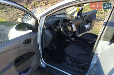 Хэтчбек SEAT Toledo 2005 в 