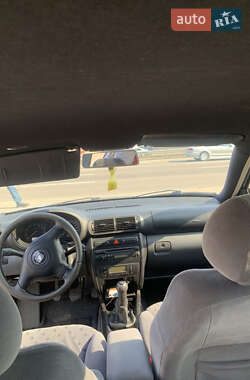 Седан SEAT Toledo 2000 в 