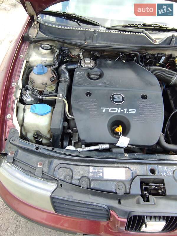 Седан SEAT Toledo 2003 в Києві