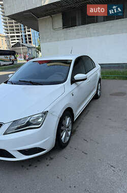 Лифтбек SEAT Toledo 2014 в 