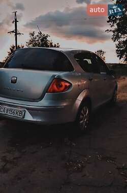 Хэтчбек SEAT Toledo 2008 в 