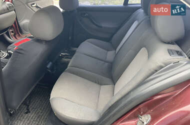 Седан SEAT Toledo 2004 в 