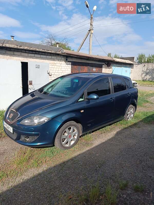 Хэтчбек SEAT Toledo 2006 в 