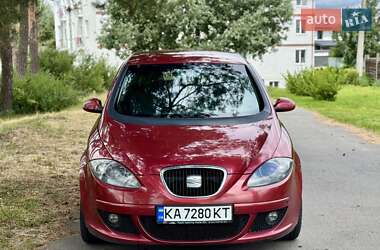 Хэтчбек SEAT Toledo 2005 в 