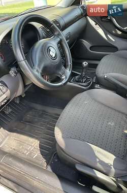 Седан SEAT Toledo 2003 в 