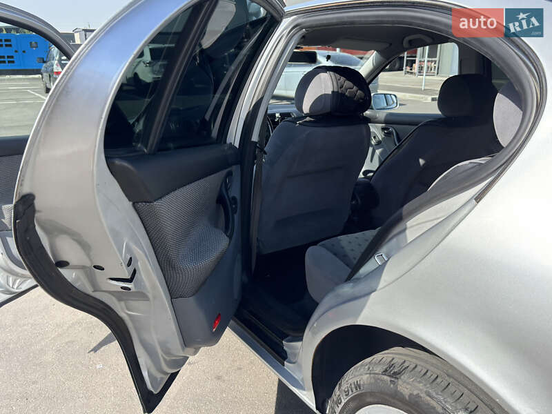 Седан SEAT Toledo 2001 в Звенигородці