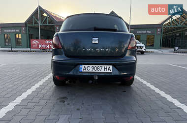 Хэтчбек SEAT Toledo 2004 в 