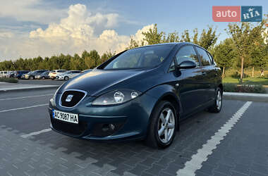 Хэтчбек SEAT Toledo 2004 в 