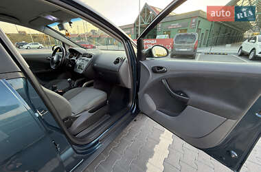 Хэтчбек SEAT Toledo 2004 в 