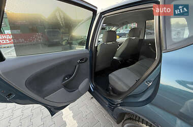 Хэтчбек SEAT Toledo 2004 в 