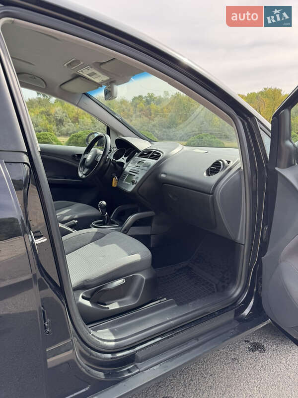 Хэтчбек SEAT Toledo 2006 в Днепре