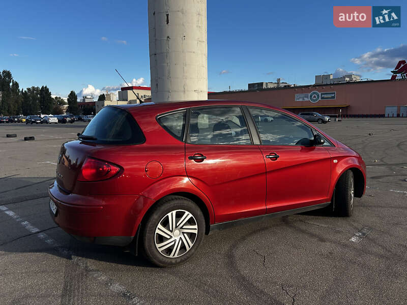 Хэтчбек SEAT Toledo 2008 в Киеве