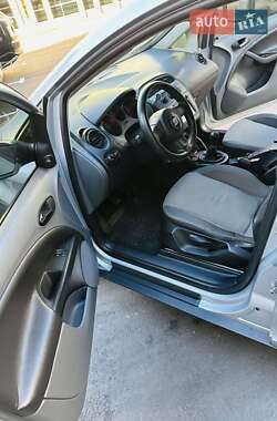 Хэтчбек SEAT Toledo 2006 в 