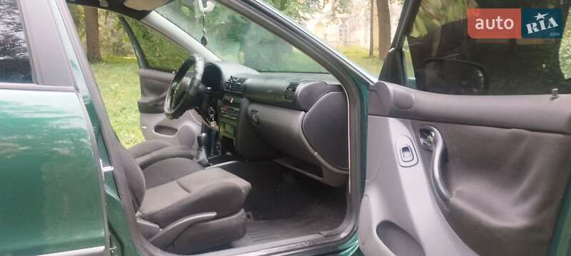 Седан SEAT Toledo 2001 в Рудки