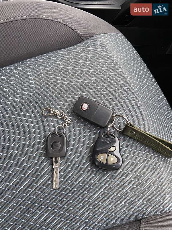 Хетчбек SEAT Toledo 2008 в Ужгороді