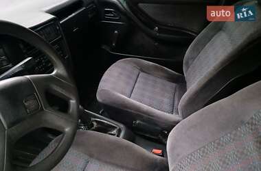 Седан SEAT Toledo 1994 в 