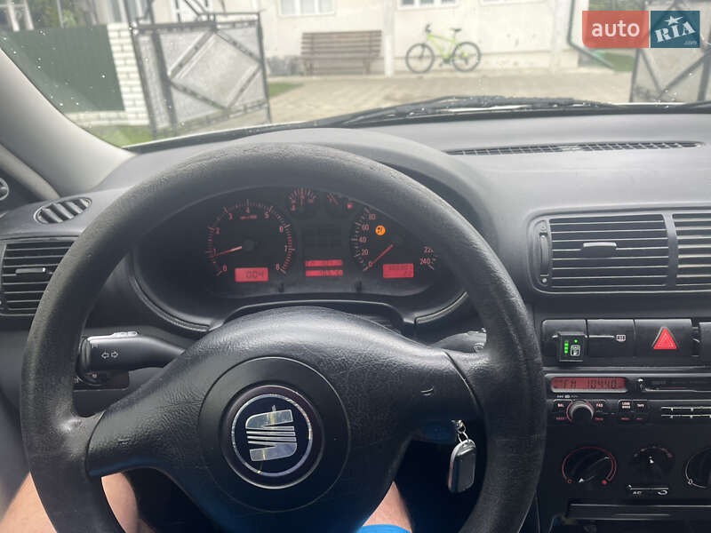 Седан SEAT Toledo 1999 в Вижниці