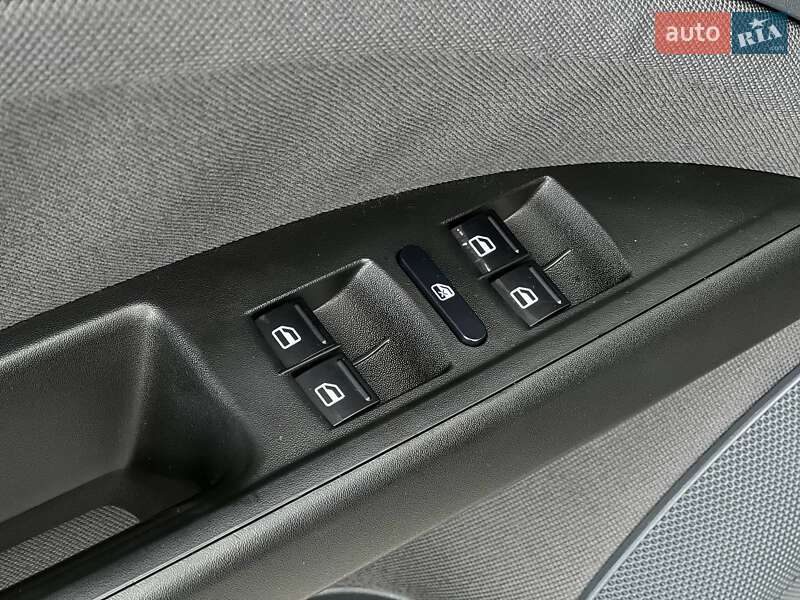 Хэтчбек SEAT Toledo 2006 в Киеве