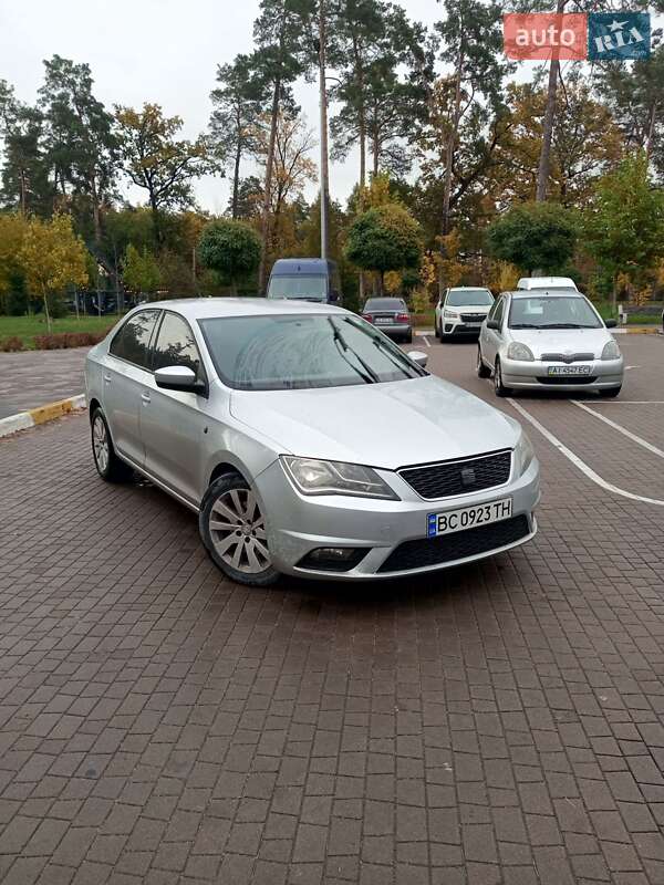 Лифтбек SEAT Toledo 2012 в 