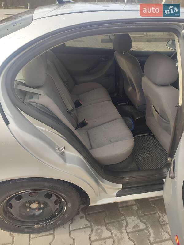Седан SEAT Toledo 2001 в Івано-Франківську фото 2 Седан SEAT Toledo 2001 в Івано-Франківську