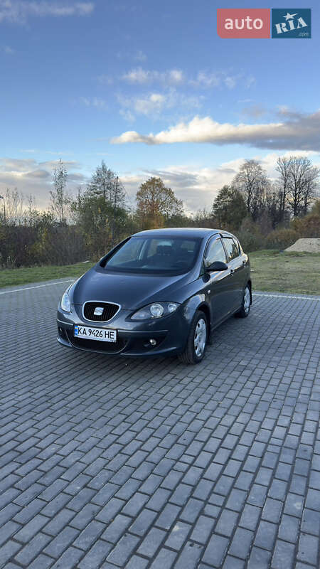 Хетчбек SEAT Toledo 2008 в Долині