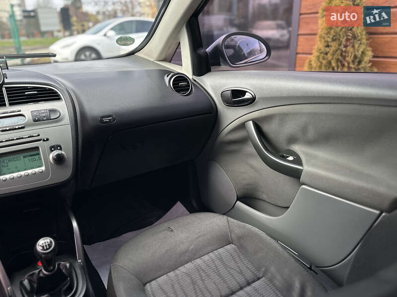 Хетчбек SEAT Toledo 2005 в Шептицькому фото 40 Хетчбек SEAT Toledo 2005 в Шептицькому