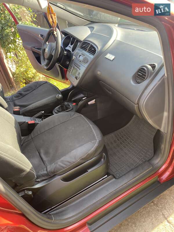 Хетчбек SEAT Toledo 2008 в Івано-Франківську фото 12 Хетчбек SEAT Toledo 2008 в Івано-Франківську