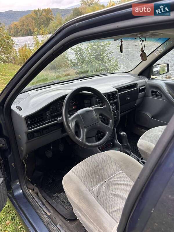 Седан SEAT Toledo 1993 в Мукачевому
