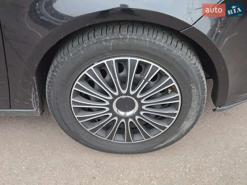 Хэтчбек SEAT Toledo 2008 в Киеве