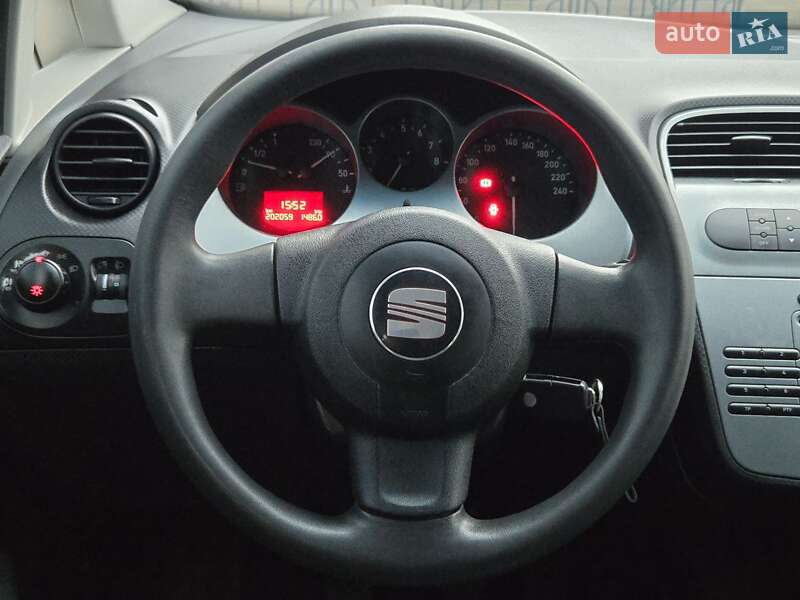 Хэтчбек SEAT Toledo 2008 в Киеве