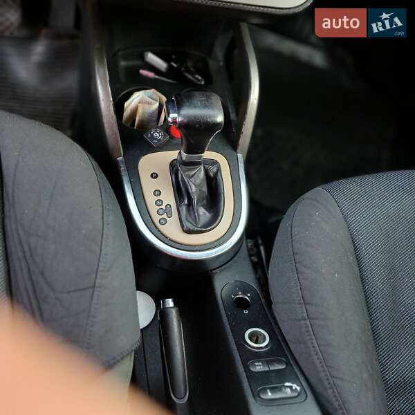 Хэтчбек SEAT Toledo 2004 в Жовтанцах